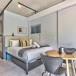 Secure, Fast Wifi, Ideal For The Solo Traveller!