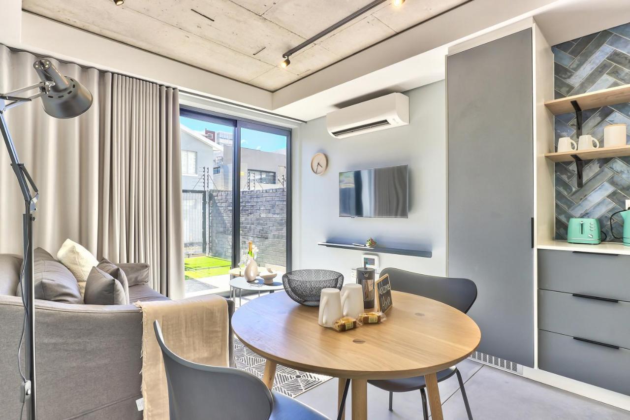 Apartment Secure, Fast Wifi, Ideal For The Solo Traveller! *