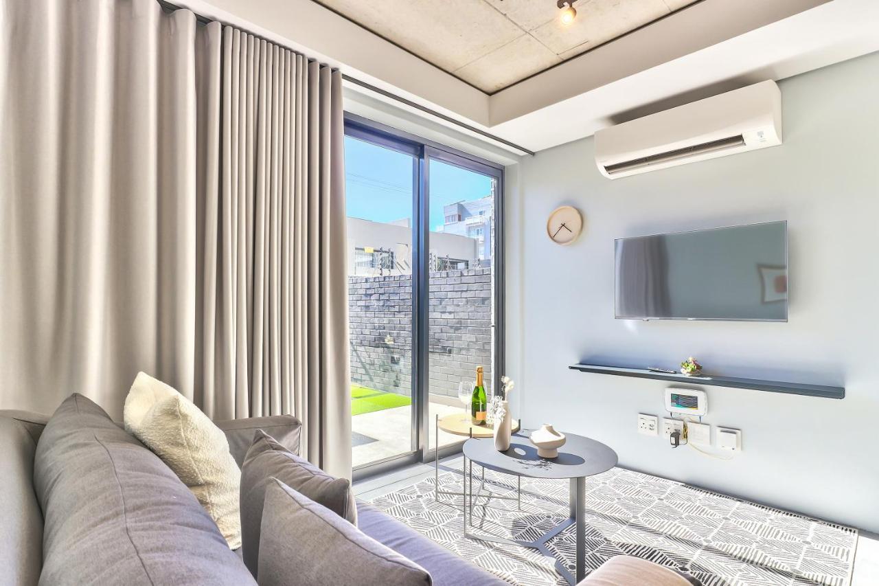 Secure, Fast Wifi, Ideal For The Solo Traveller! * Cape Town
