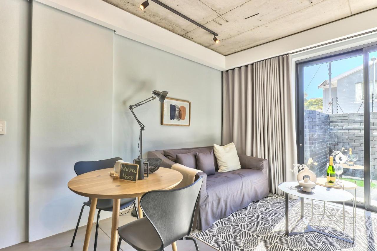 Secure, Fast Wifi, Ideal For The Solo Traveller! Apartment Cape Town